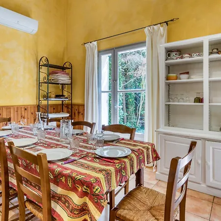 Le Cezanne Holiday home Fourques (Gard)