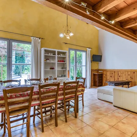 Le Cezanne Fourques (Gard)