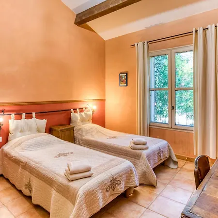 Le Cezanne * Fourques (Gard)