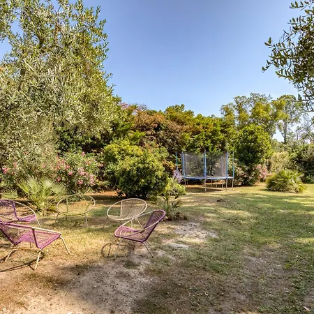 Le Cezanne Holiday home Fourques (Gard)